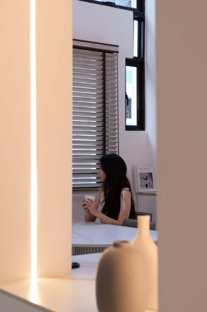 520 Serangoon North Ave 4 — Maisonette interior design by Dots N Tots Singapore