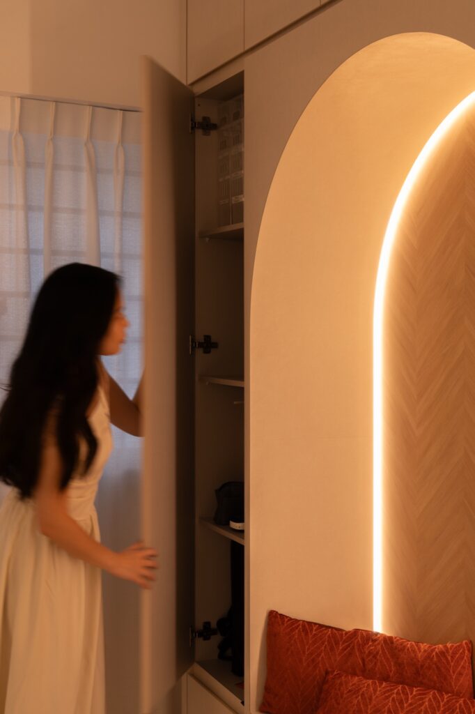 520 Serangoon North Ave 4 — Maisonette interior design by Dots N Tots Singapore