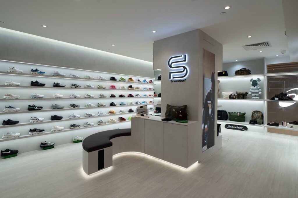Sneaksurf @ Suntec Mall