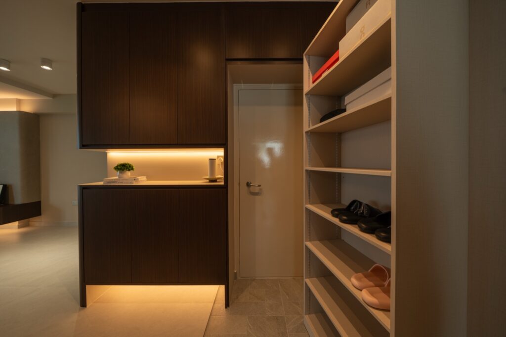 Skyline II @ Bukit Batok — HDB 5 Room interior design by Dots N Tots Singapore